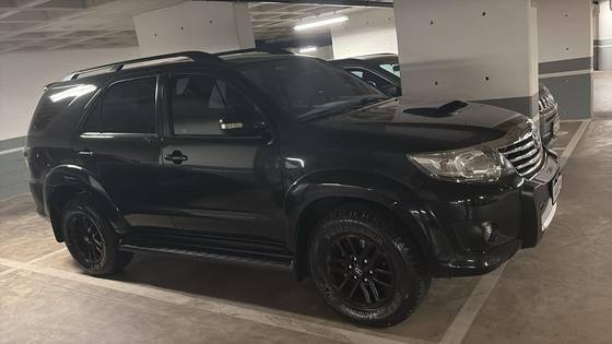 TOYOTA HILUX SW4 3.0 SRV 4X4 7 LUGARES 16V TURBO INTERCOOLER DIESEL 4P AUTOMÁTICO TOYOTA HILUX SW4 3.0 SRV 4X4 7 LUGARES 16V TURBO INTERCOOLER DIESEL 4P AUTOMÁTICO